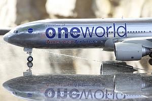 American Airlines 777 One World