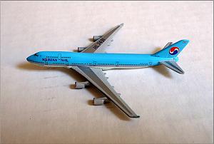 B747